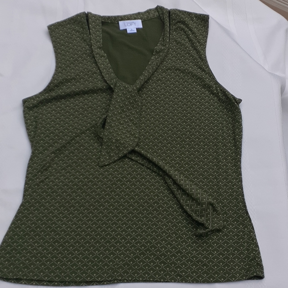 Ann Taylor Loft sleeveless top